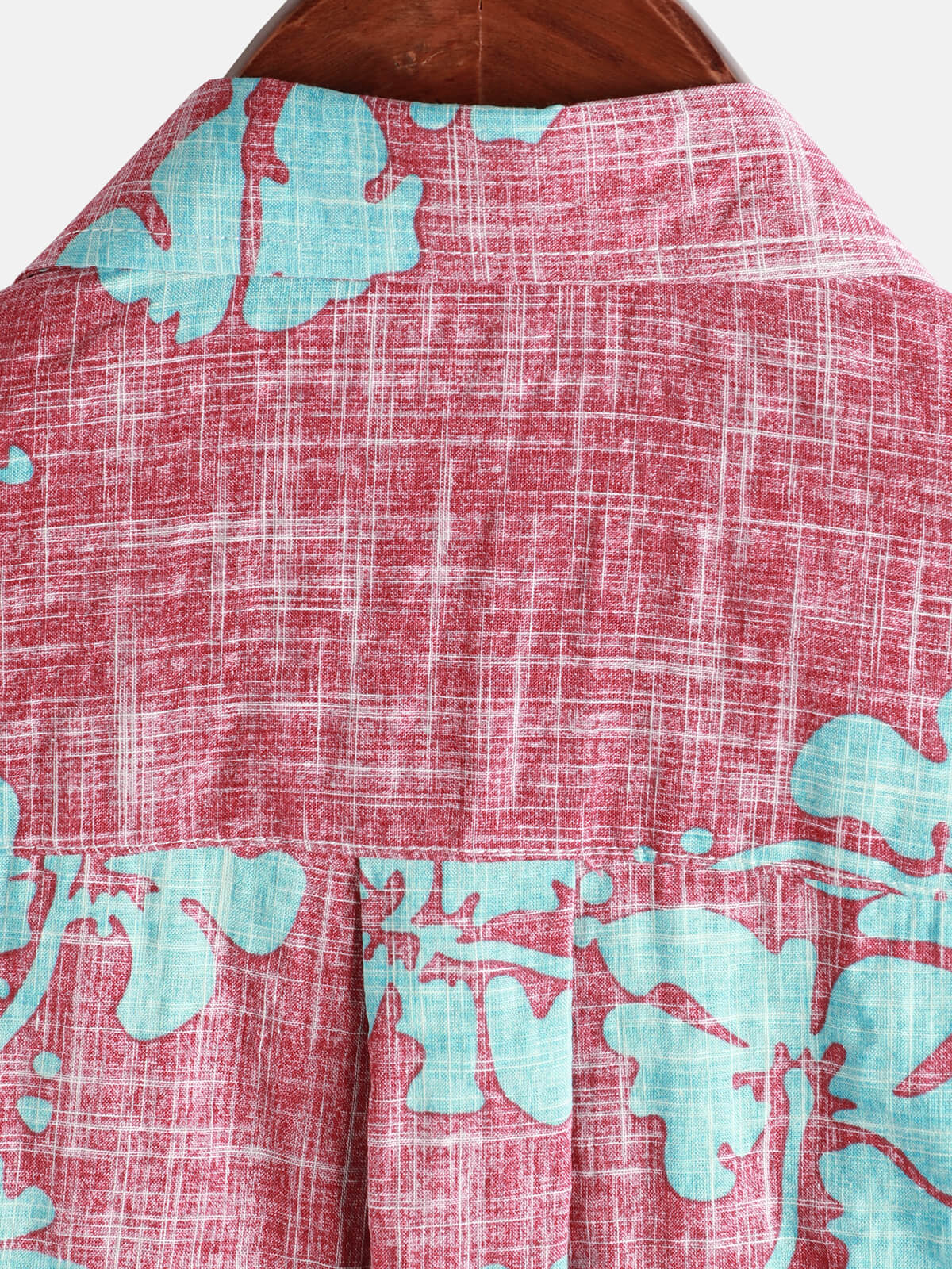 Camicia da uomo rossa a maniche corte con motivo floreale in stile Hawaii