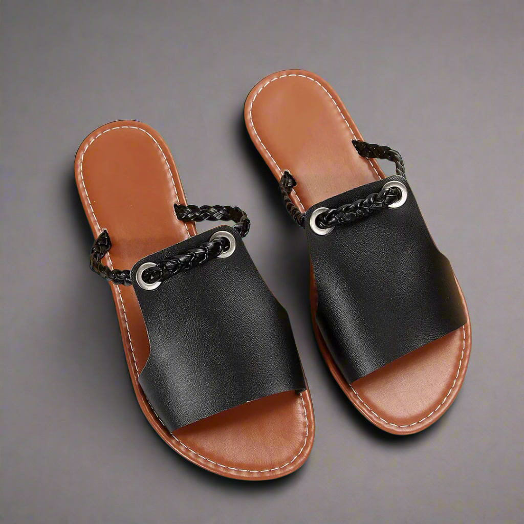 Chiara™ | Sandali Piani in Materiale Premium
