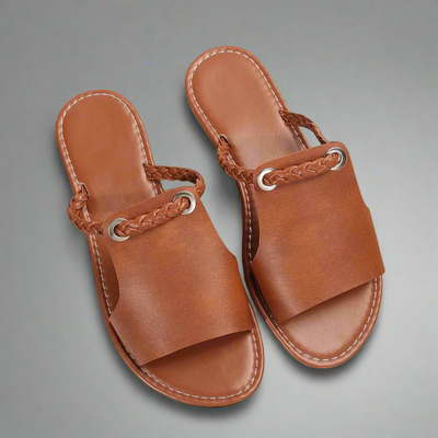 Chiara™ | Sandali Piani in Materiale Premium