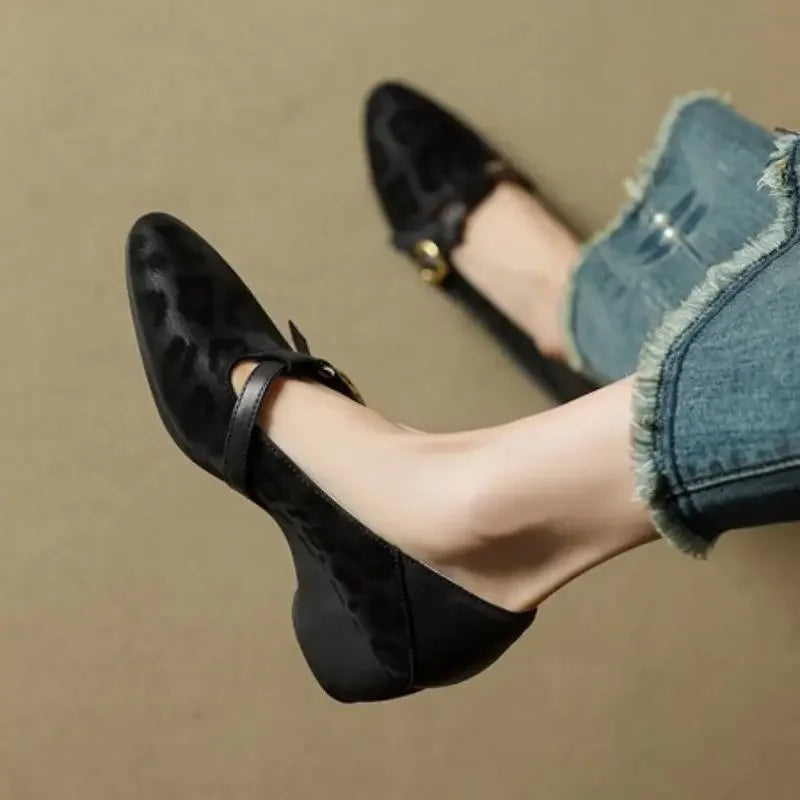 Vivienne™ | Mocassini con Tacco Medio Affusolato