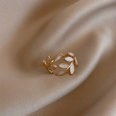 Beatrice™ | Anello Foglia con Opale